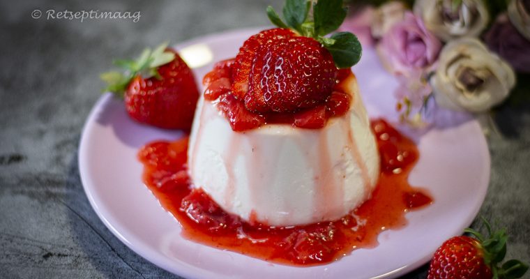 Mesine peti panna cotta maasikatega